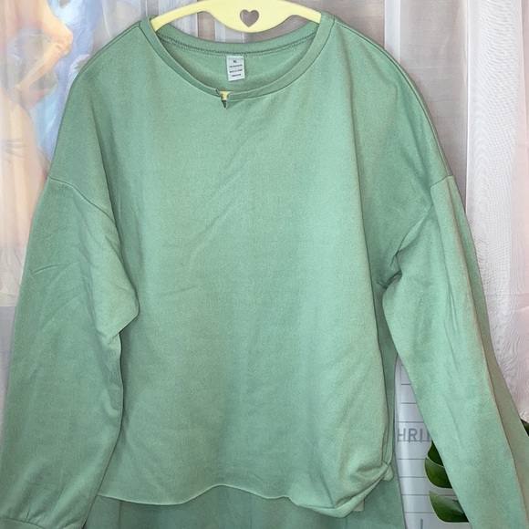 Simple Comfortable Set!!! - Picture 3 of 4